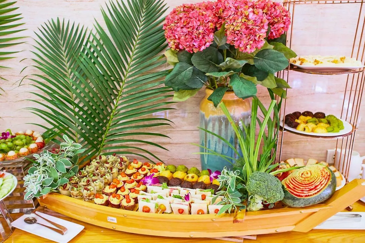 Boss Hotel Nha Trang 4*,